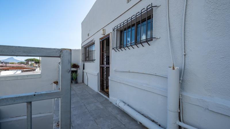 6 Bedroom Property for Sale in Kensington Western Cape